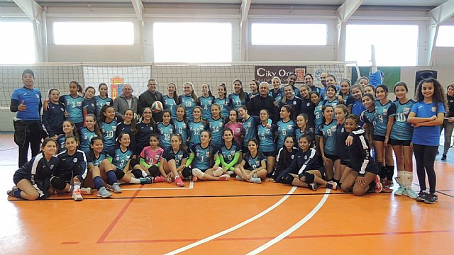 Los equipos de voleibol de la A.D. La Unión, presentados en Roche. - 1, Foto 1