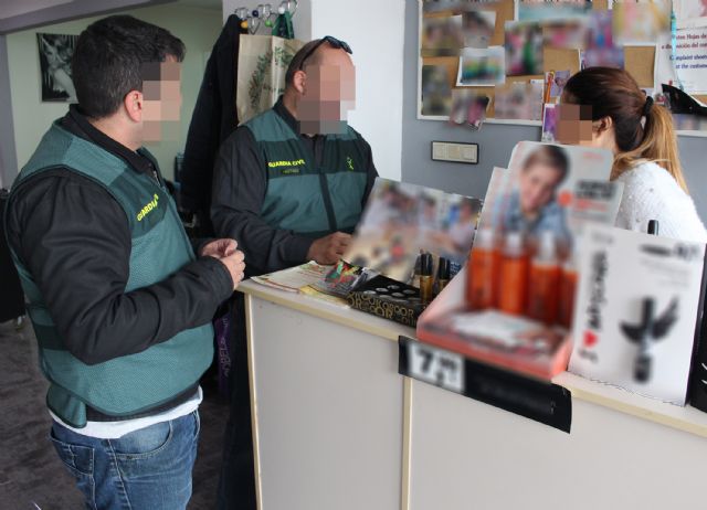 La Guardia Civil detiene al presunto autor de varios atracos y hurtos en peluquerías de Murcia - 2, Foto 2