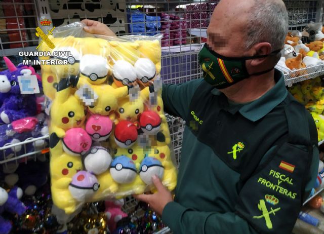 La Guardia Civil se incauta de 30.000 juguetes falsificados en cinco centros mayoristas de Murcia - 5, Foto 5