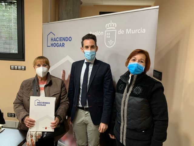 124 familias de la Región ya son propietarias de la vivienda social donde residen desde hace 25 años - 2, Foto 2