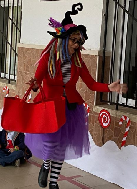 Lita, la Bruja Igualita visita los centros educativos del municipio - 2, Foto 2