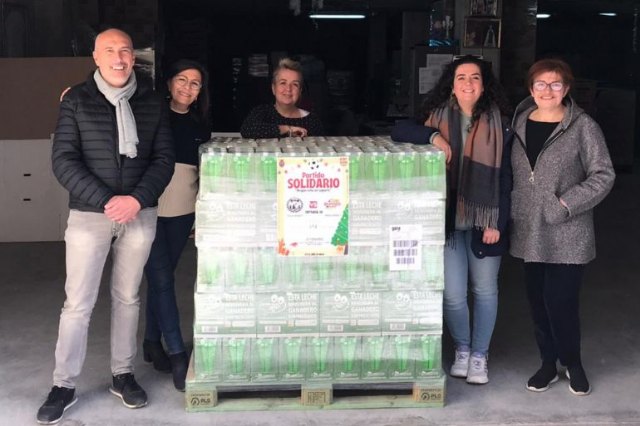 El Niño de Mula CFS dona 780 litros de leche al Programa de Alimentos del Ayuntamiento de Mula - 1, Foto 1