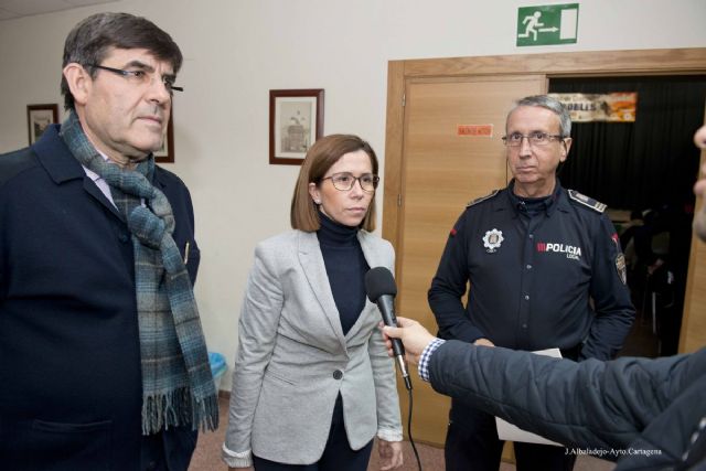 La Policía Local refuerza con más efectivos y controles la vigilancia nocturna en Pozo Estrecho y zonas limítrofes - 2, Foto 2
