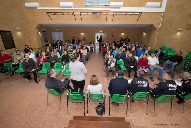 La Policía Local refuerza con más efectivos y controles la vigilancia nocturna en Pozo Estrecho y zonas limítrofes - 4, Foto 4