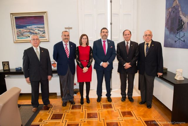 López y Castejón reciben sendas medallas de mayordomos de la Cofradía del Resucitado - 4, Foto 4