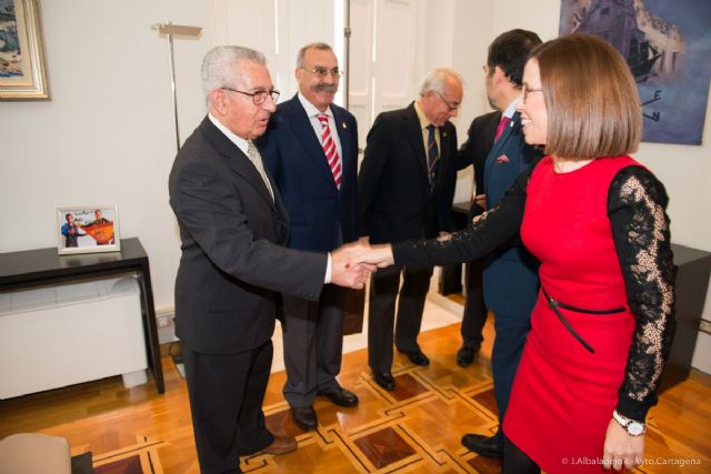 López y Castejón reciben sendas medallas de mayordomos de la Cofradía del Resucitado - 5, Foto 5