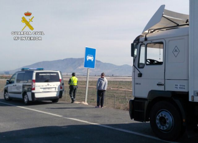 La Guardia Civil intercepta a un camionero que conduca bajo los efectos de drogas, Foto 2