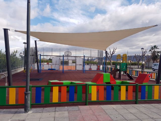 Los niños de Era Alta disfrutan de una reformada y moderna zona de juegos infantiles en el jardín José García Cabezos - 2, Foto 2