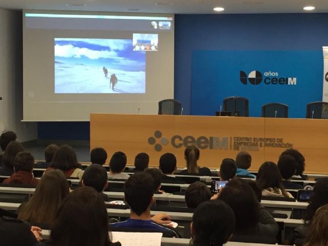 Estudiantes de la Región mantienen un encuentro virtual con la base militar española en la Antártida - 1, Foto 1