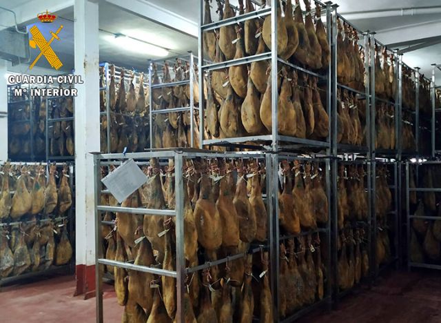 Trece personas investigadas por delitos relacionados con la comercialización ilegal de productos cárnicos. - 1, Foto 1