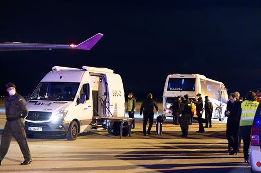 Los ciudadanos procedentes de Wuhan inician la cuarentena en el Hospital Gómez Ulla - 1, Foto 1