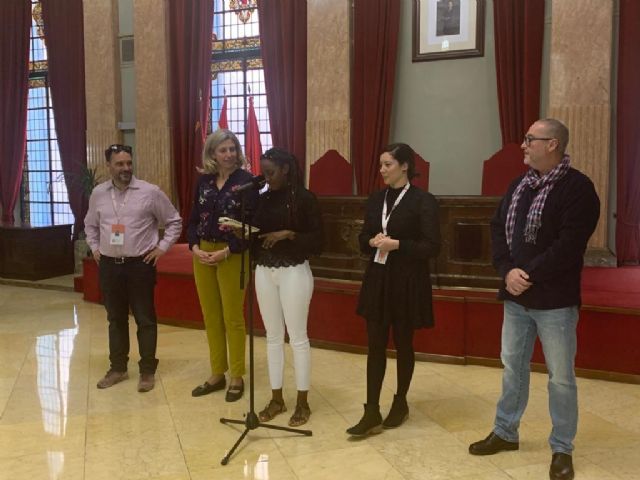 Alumnos de Isla de la Reunión visitan el emblemático Salón de Plenos del Ayuntamiento - 2, Foto 2