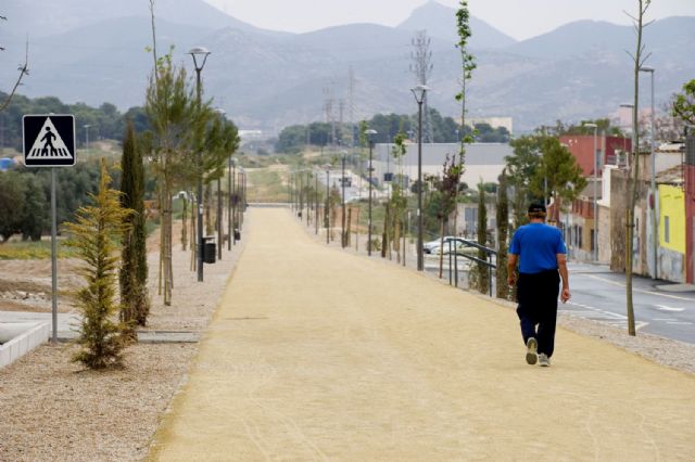 Sale a contratación la Vía Verde de Barrio Peral para mejorar sus parterres y pavimento y convertirla en una senda ciclable - 1, Foto 1
