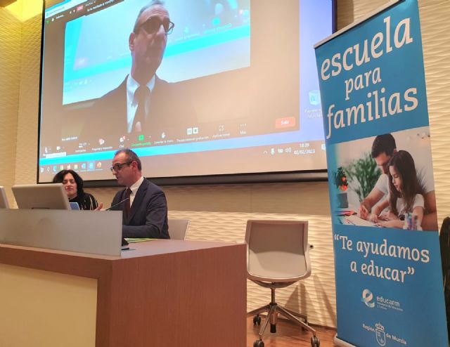 La 'Escuela para familias' reúne a cerca de 1.400 personas - 1, Foto 1