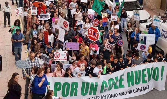 El nuevo consejero de Educación sólo se compromete a enviar otro técnico para valorar de nuevo las necesidades del CEIP Antonio Molina - 1, Foto 1