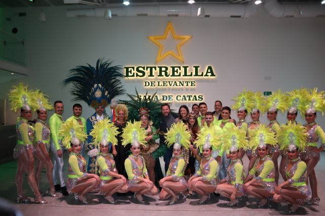 El Carnaval de Águilas inunda la sala de catas de Estrella de Levante - 1, Foto 1