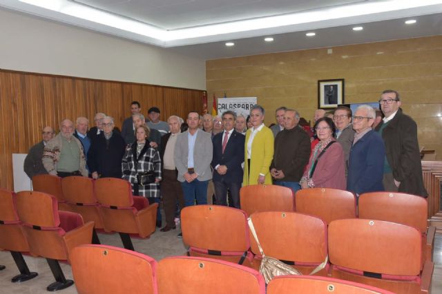 Victorino Martín recoge el premio al mejor ganadero de la temporada 2023 otorgado por la Asociación Taurina El Quite - 1, Foto 1