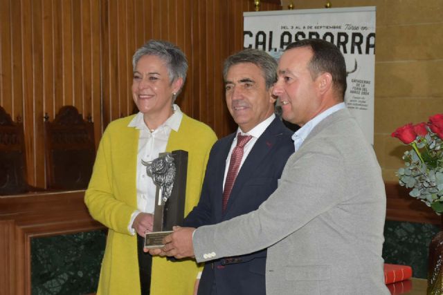 Victorino Martín recoge el premio al mejor ganadero de la temporada 2023 otorgado por la Asociación Taurina El Quite - 3, Foto 3