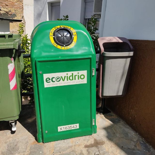 El Ayuntamiento de Jumilla y Ecovidrio instalarán cubrecubos para mejorar la recogida de vidrio en el municipio - 1, Foto 1