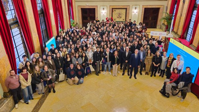 Cerca de 200 estudiantes internacionales conocen la oferta cultural y turística del municipio en el 1200 Aniversario de su fundación - 1, Foto 1