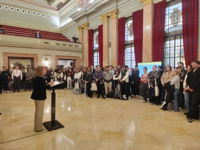 Cerca de 200 estudiantes internacionales conocen la oferta cultural y turística del municipio en el 1200 Aniversario de su fundación - 2, Foto 2