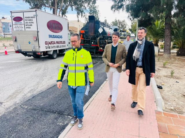 El Gobierno local mejora el firme en cinco calles de la urbanización La Alcayna - 2, Foto 2