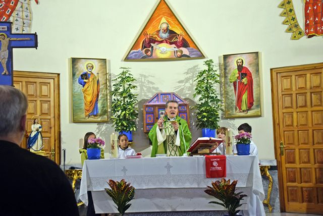 Compartir, amar y vivir en paz, el mensaje central de la Misa con Niños - 2, Foto 2