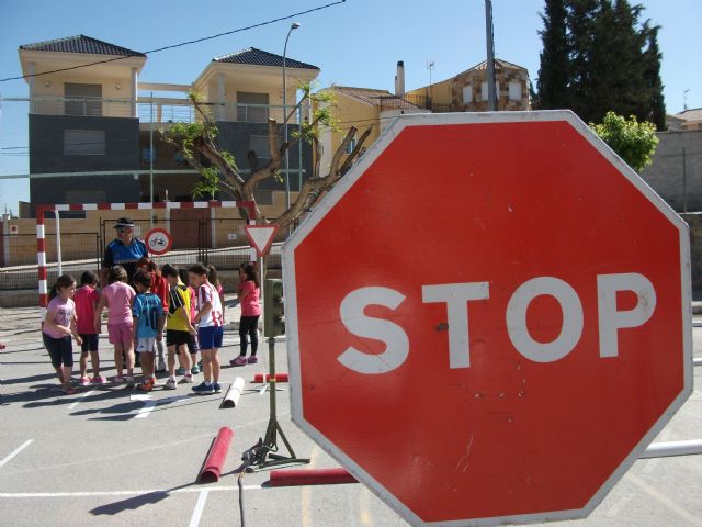 La Fundación Mapfre presenta a la Concejalía de Seguridad Ciudadana sus proyectos en Educación Vial - 2, Foto 2