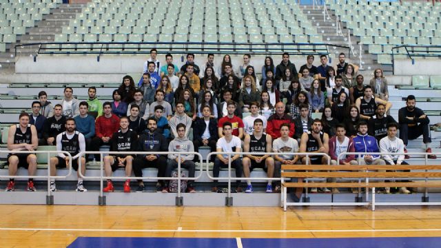El instituto Francisco Salzillo de Alcantarilla visita al UCAM Murcia CB - 1, Foto 1