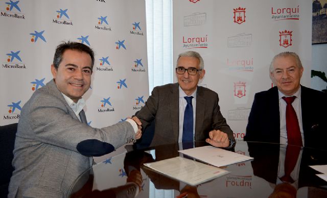 El Ayuntamiento de Lorquí y MicroBank  suscriben un convenio de colaboración para incentivar la actividad emprendedora - 2, Foto 2