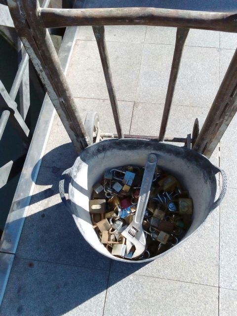 Retiran los candados del Puente Viejo tras una denuncia de HUERMUR - 1, Foto 1