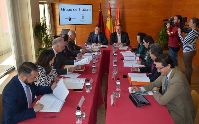 La Comunidad y el Ayuntamiento de Murcia crean el Grupo de Trabajo para planificar la llegada soterrada del AVE a la ciudad - 1, Foto 1