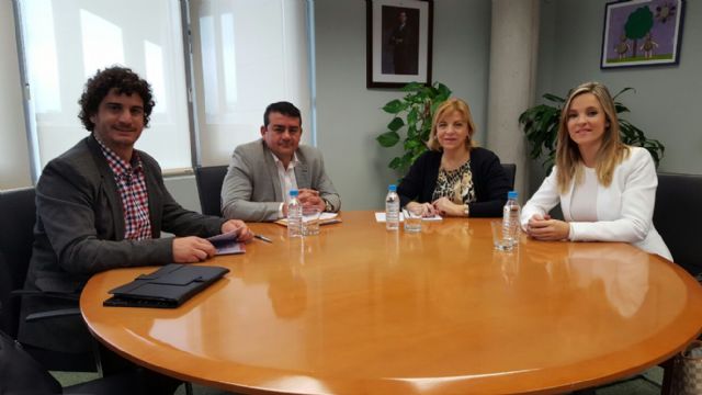 La consejera se reúne con responsables de la asociación de familiares y amigos de enfermos de Alzheimer de Cartagena - 1, Foto 1