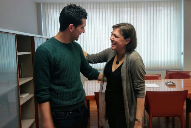 La consejera de Sanidad, Ecarna Guillén, recibe al cartagenero Jorge Martínez - 1, Foto 1