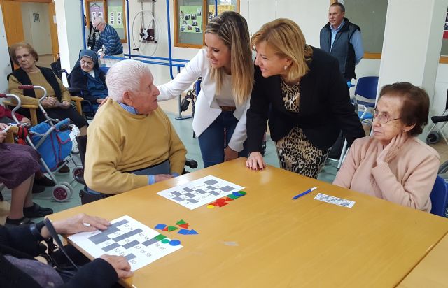 Familia financia los cuidados de 57 personas mayores en la residencia Hogar de Nazaret - 1, Foto 1