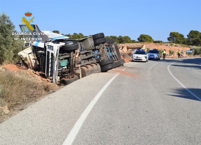 La Guardia Civil intercepta a tres conductores de vehículos pesados después de haber consumido droga y alcohol - 1, Foto 1
