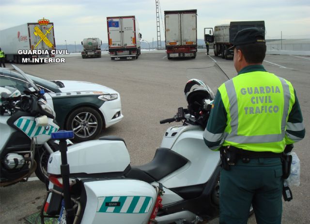 La Guardia Civil intercepta a tres conductores de vehículos pesados después de haber consumido droga y alcohol - 5, Foto 5