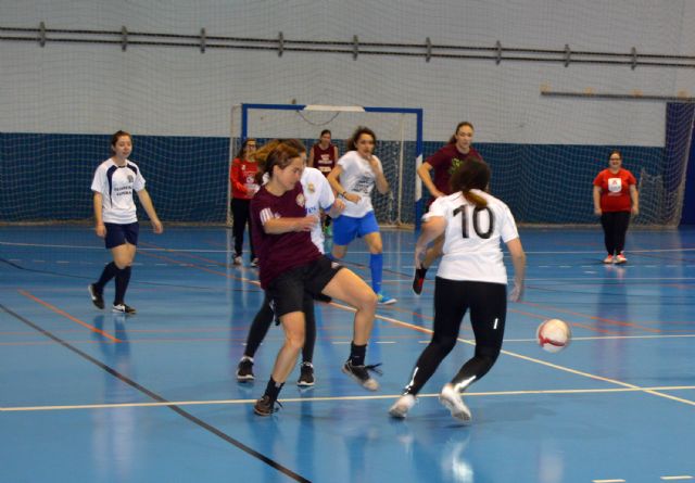 Gran espectáculo deportivo de 'Los Páharos' y '20 de Copas' en el tercer torneo de fútbol sala femenino 'Por la Igualdad' - 5, Foto 5