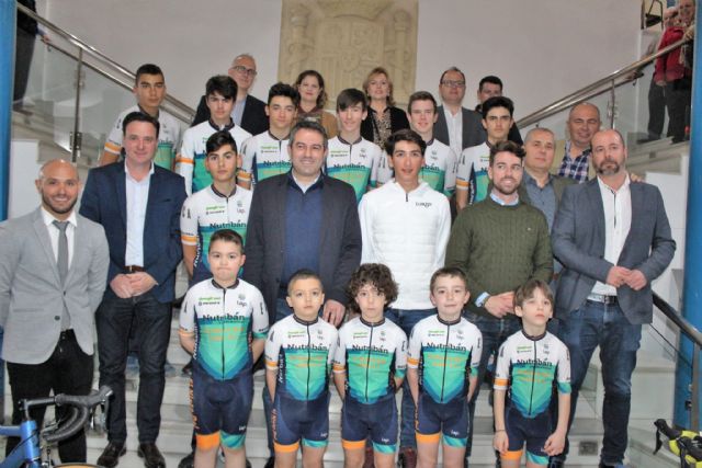 El alcalde recibe al equipo cadete y a los alumnos de la Escuela Ciclista Alcantarilla ECA Cycling - 1, Foto 1