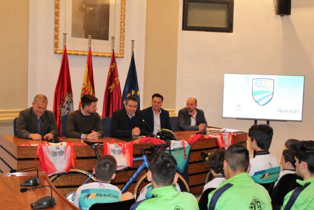 El alcalde recibe al equipo cadete y a los alumnos de la Escuela Ciclista Alcantarilla ECA Cycling - 2, Foto 2