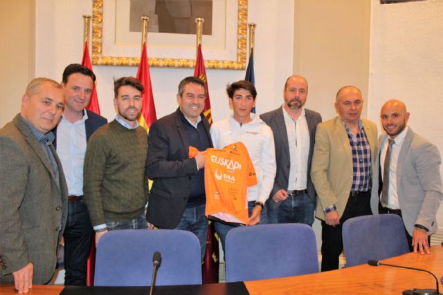 El alcalde recibe al equipo cadete y a los alumnos de la Escuela Ciclista Alcantarilla ECA Cycling - 4, Foto 4