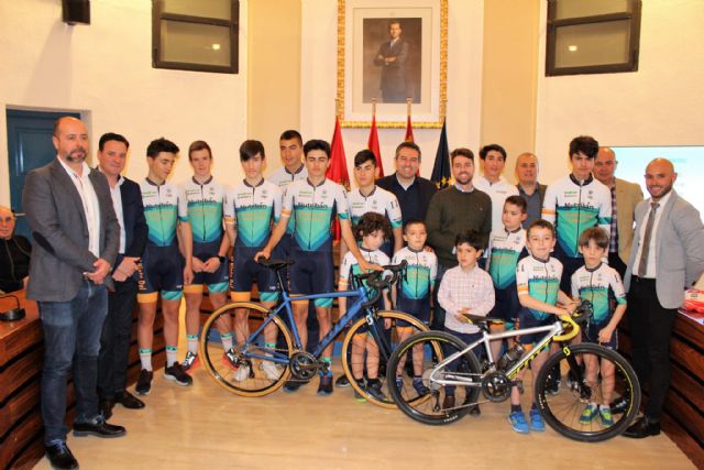 El alcalde recibe al equipo cadete y a los alumnos de la Escuela Ciclista Alcantarilla ECA Cycling - 5, Foto 5