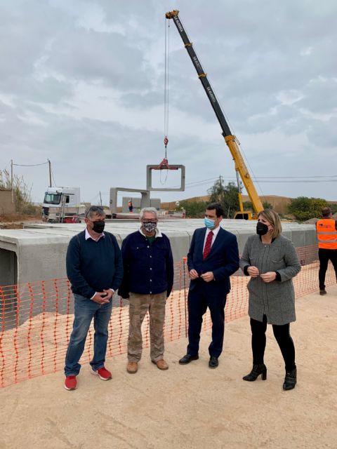 Los nuevos marcos del puente sobre la rambla de La Carrasquilla amplían la evacuación del agua como defensa ante inundaciones - 1, Foto 1