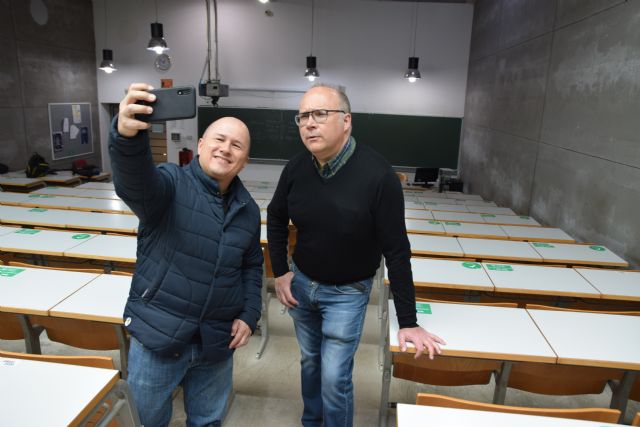 El youtuber ´Julioprofe´ cuenta en la UPCT el secreto para triunfar en la red enseñando Matemáticas - 1, Foto 1