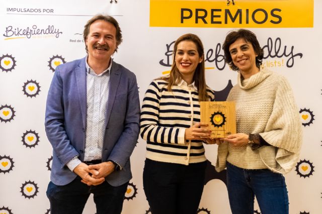 Murcia recibe el premio 'Bikefriendly 2023' de educación y promoción por la Biciescuela - 1, Foto 1
