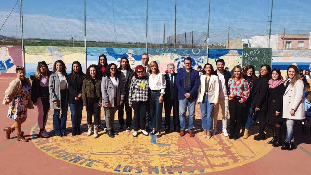 El consejero Víctor Marín mantiene un encuentro con la ministra de Educación - 3, Foto 3