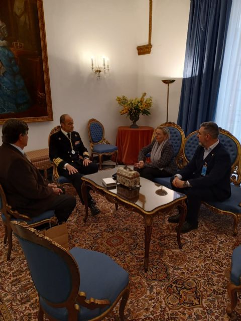 La Hermana Mayor del Resucitado visita al Almart - 2, Foto 2