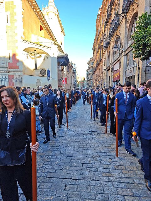 Religión. Sevilla. El Cristo de la Redención presidió el Vía-crucis de las Hermandades de Sevilla que fue hasta la Catedral hispalense - 1, Foto 1