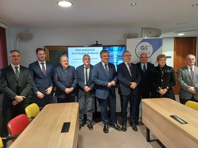 El Gobierno regional continúa abriendo su Plan Industrial a la sociedad en un encuentro con el Colegio de Graduados Sociales - 2, Foto 2