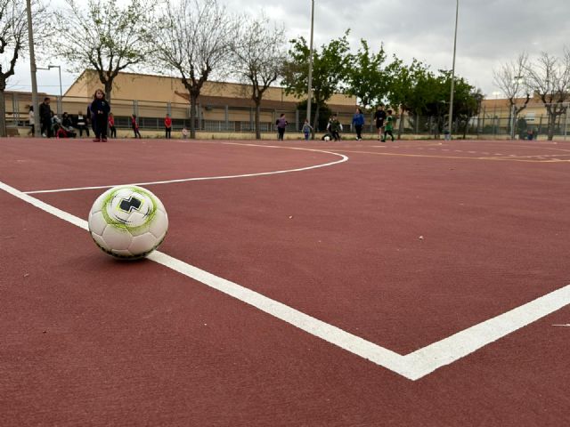 Las obras de renovación de las pistas polideportivas de Guadalupe mejoran la seguridad y la calidad de las instalaciones deportivas - 3, Foto 3